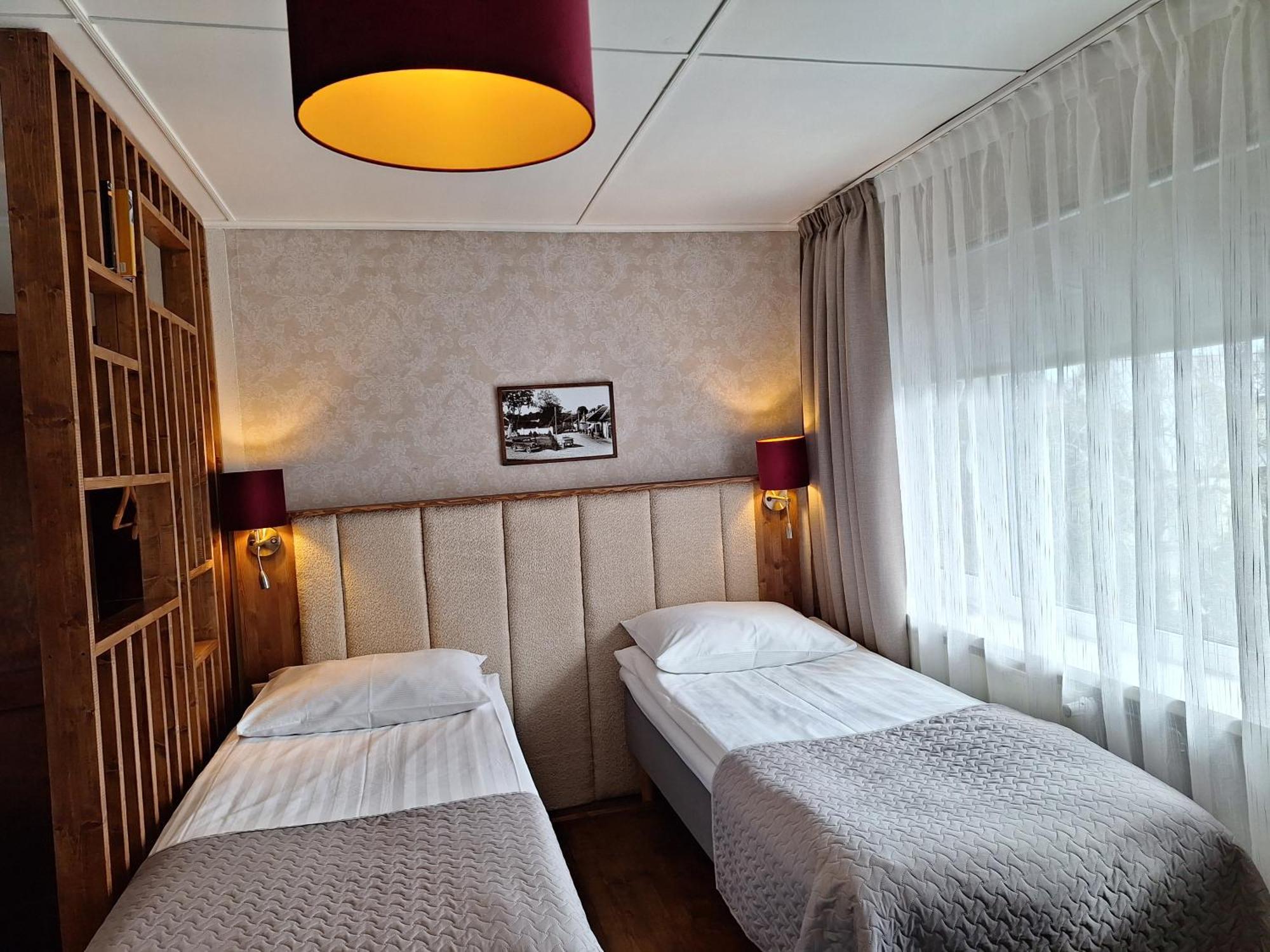 Kraavi Guest Hostel Kuressaare Esterno foto