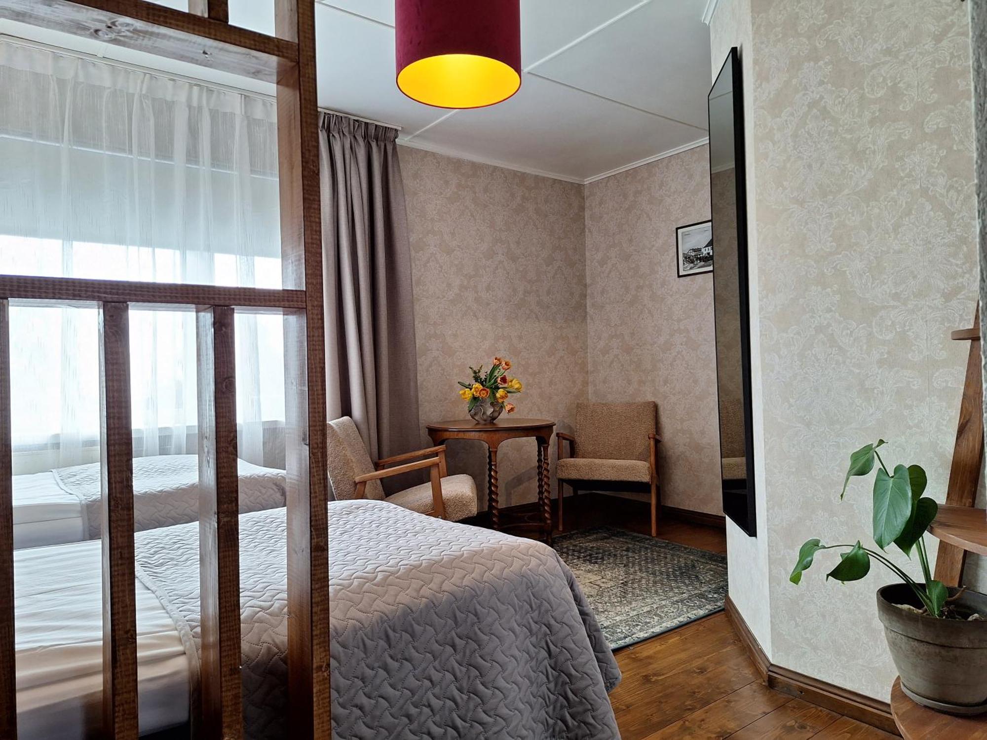 Kraavi Guest Hostel Kuressaare Esterno foto
