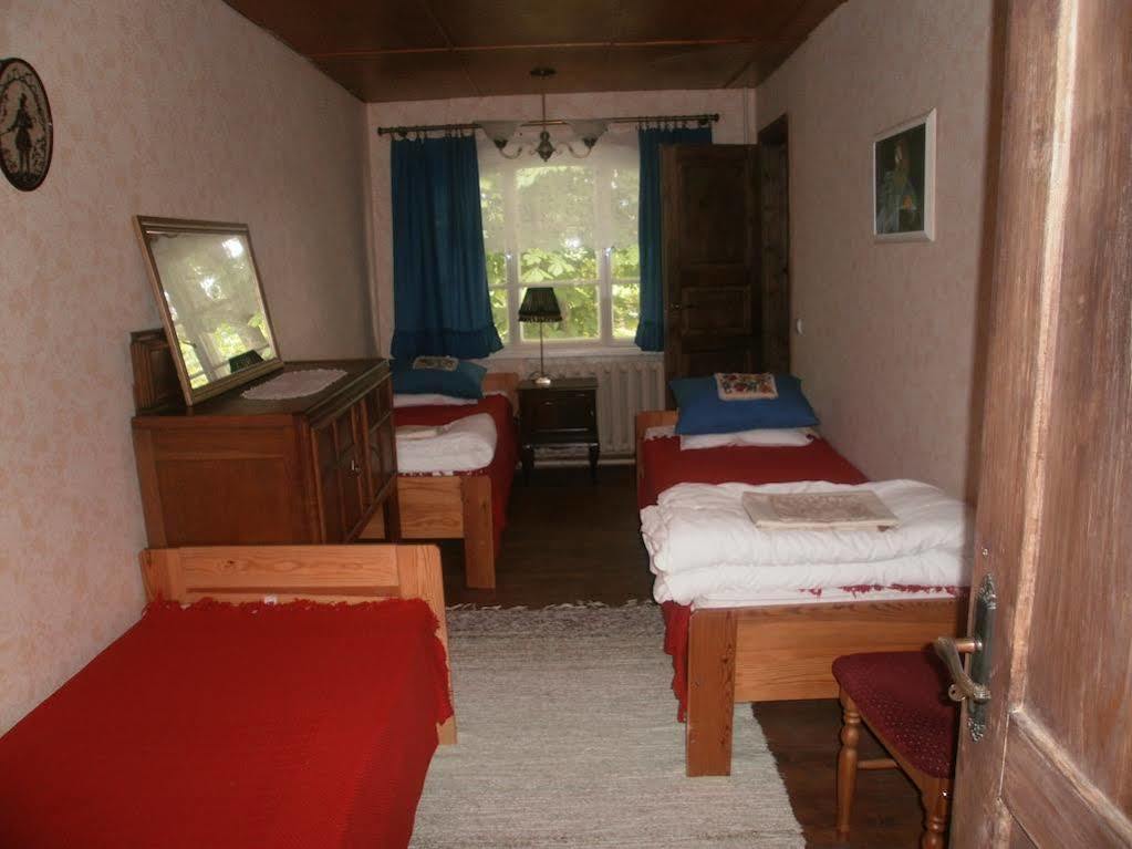 Kraavi Guest Hostel Kuressaare Esterno foto
